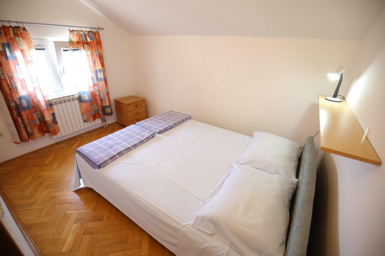 Apartments Paleka Petrcane Buitenkant foto